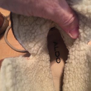 Fun warm wedgie short boots